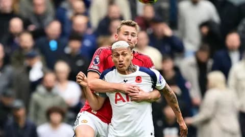 ผลบอล "แมนยู" สิบคนเกือบแพ้ บุกไล่เจ๊า "สเปอร์ส" ทดเจ็บนาทีสุดท้าย 2-2 "พรีเมียร์ลีก" 2025-26